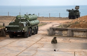 Воздушная тревога в Севастополе: ПВО сбивает цели в небе