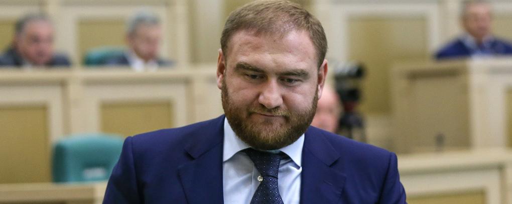 Сенатор Арашуков арестован на два месяца по делу об убийствах