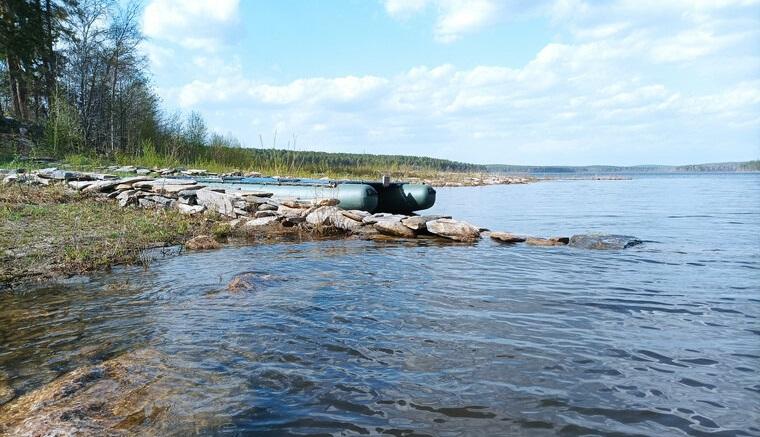 Резкое обмеление озера в последние годы спровоцировало его заболоченность и специфический запах,