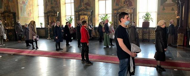 В России храмы возобновляют свою работу и начинают проводить службы