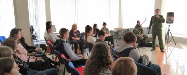 В Красногорске студентам рассказали о военной службе