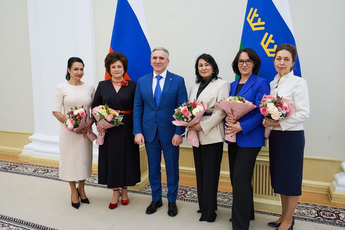 Спикер Тюменской гордумы Светлана Иванова: Губернатор Александр Викторович Моор поздравил с наступающим 8 Марта