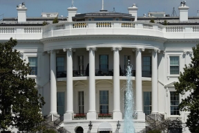 Вокруг Белого Дома установили периметр безопасности