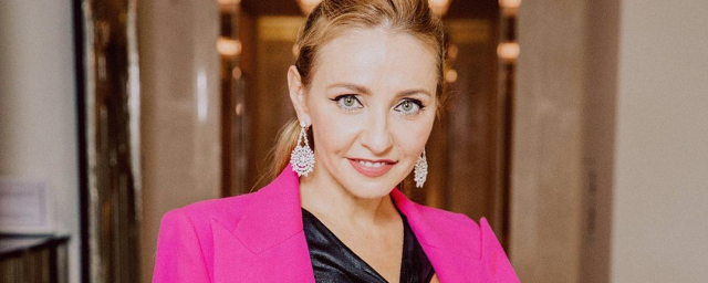 Видео: Навка показала фото со своей 20-летней дочкой