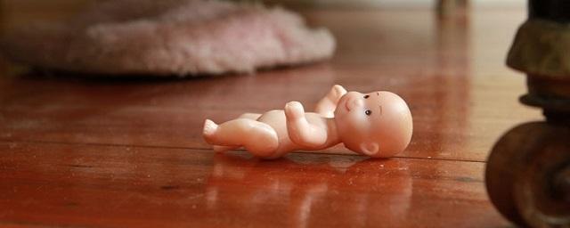 В Подмосковье младенец погиб при падении с двухъярусной кровати