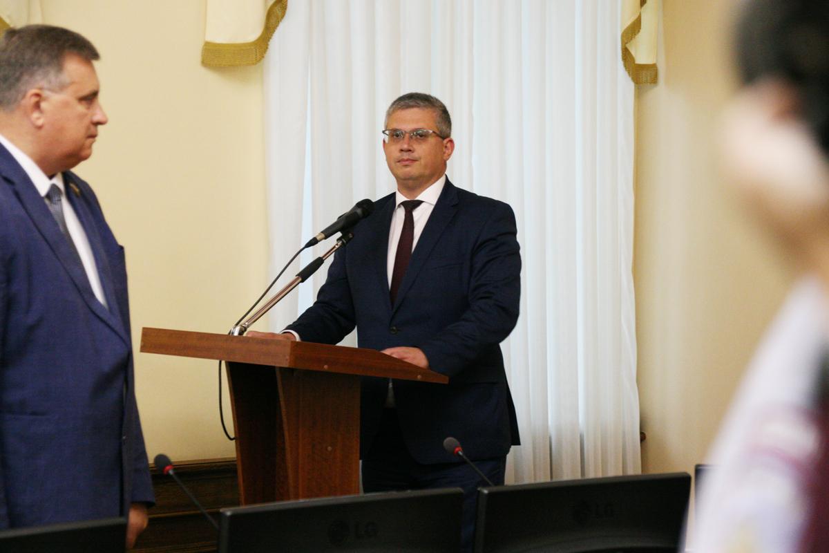 Мэр Смоленска выдал указание по регулированию рекламы и вывесок в городе