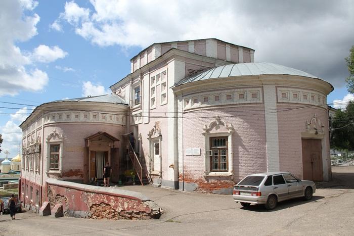Власти Татарстана передали РПЦ здание Николо-Гостинодворской церкви
