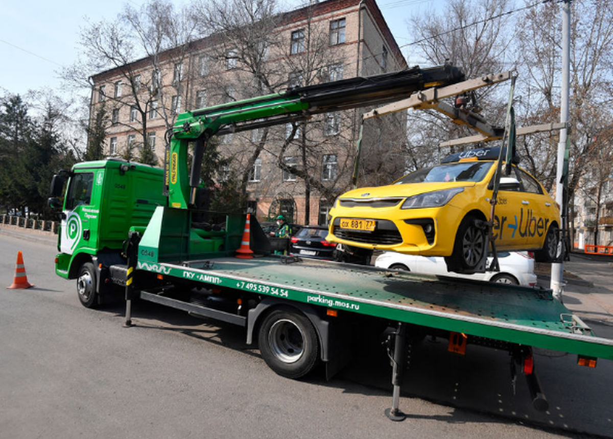 В Москве сотрудник дорожной инспекции подвергся нападению со стороны мигрантов