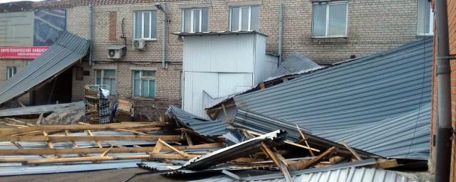 Ветер сорвал крышу здания Пенсионного фонда в Новосибирской области