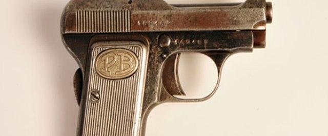 В Барнауле мужчина нашел пистолет марки Beretta 1919 года выпуска