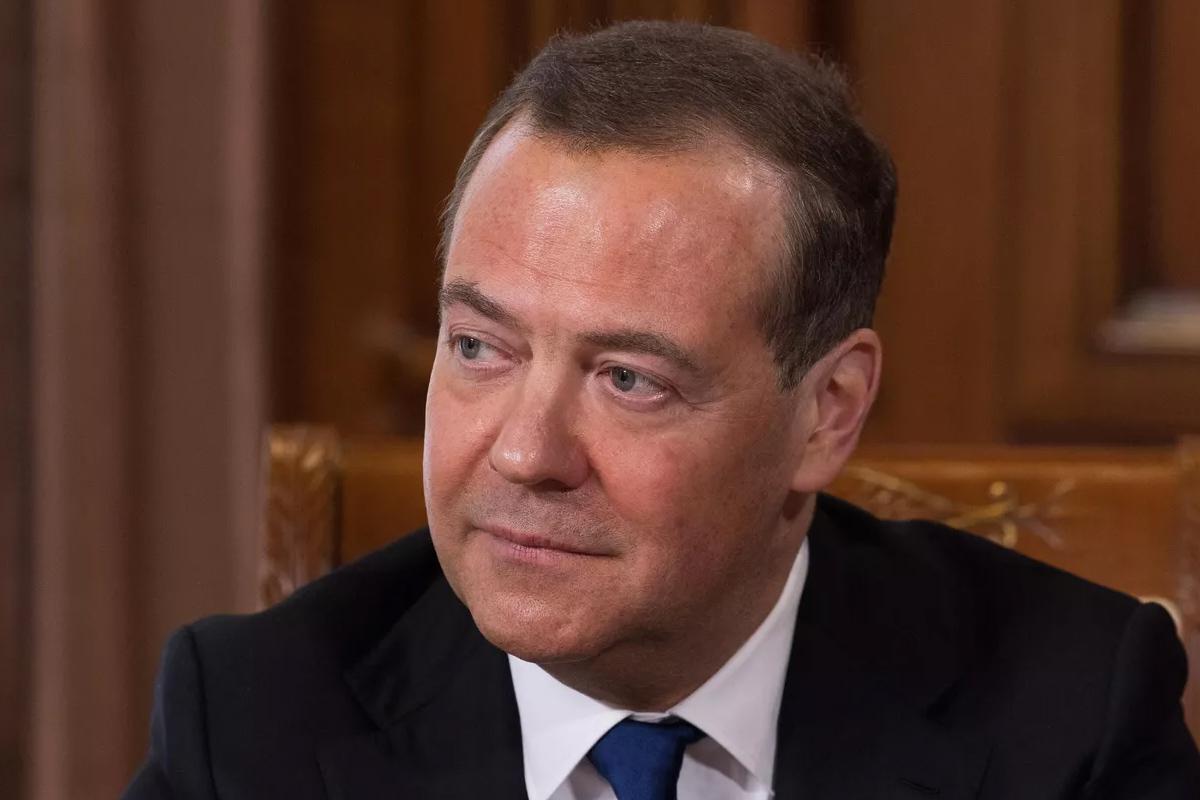 Медведев пожелал Европе «спокойной ночи» после публикации списка заводов-целей