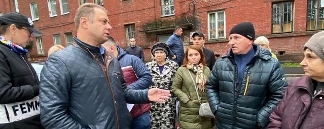 Глава Электрогорска обсудил с жителями планы по благоустройству дворов