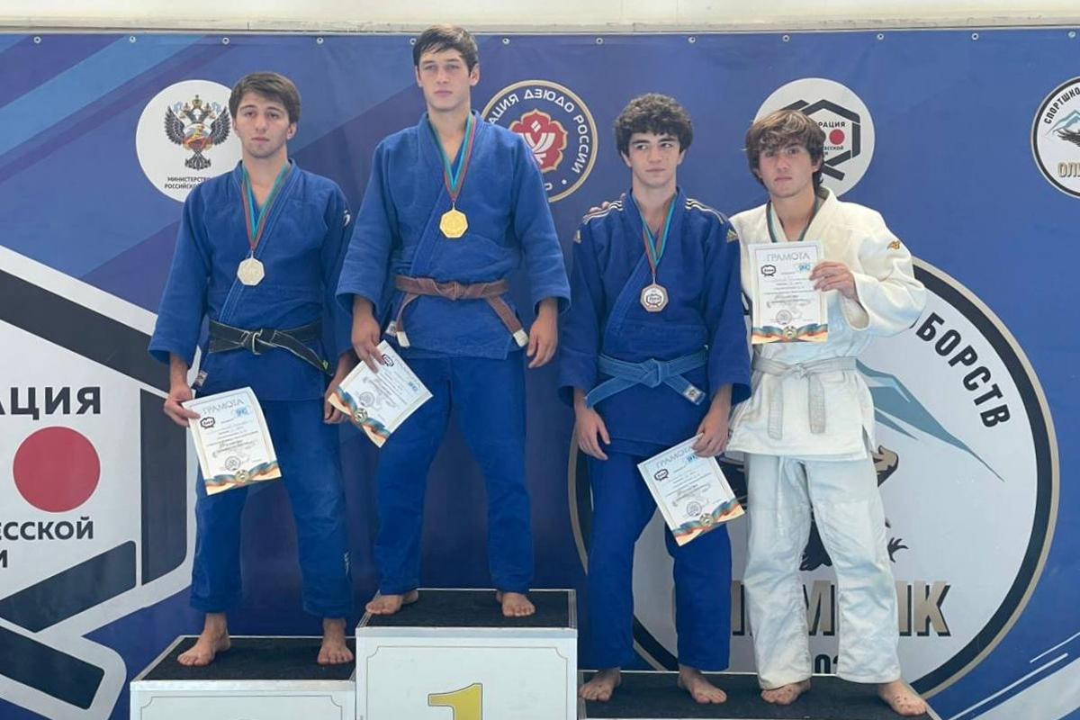 Более 180 дзюдоистов боролись в КЧР за право выступить на первенстве СКФО в Грозном
