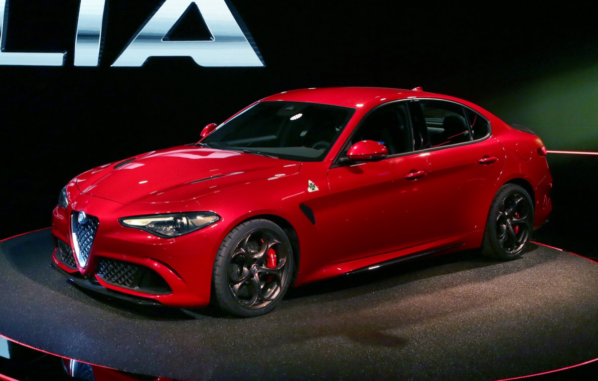 На авторынке Великобритании появился новый седан Alfa Romeo Giulia