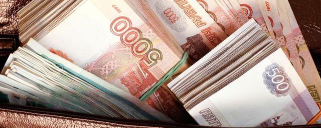 Вооруженные палкой грабители отобрали у москвича 250 тысяч рублей