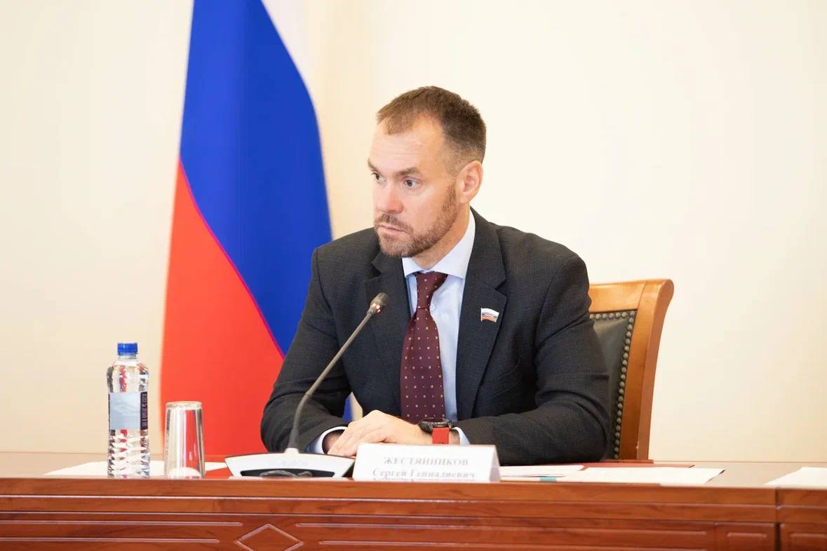 Спикер Заксобрания Сергей Жестянников: Вологодская область расширила меры поддержки для участников СВО и их семей