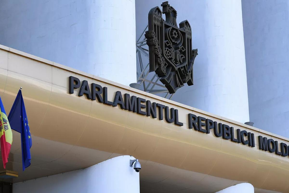 Политолог Сафонов: Власти Молдавии могут сохранить власть с помощью фальсификаций