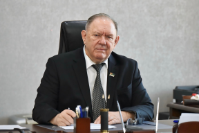 «Только единство позволит сохранить мир»: Спикер Госсовета Коми Александр Макаренко обратился к жителям республики по случаю Дня солидарности в борьбе с терроризмом