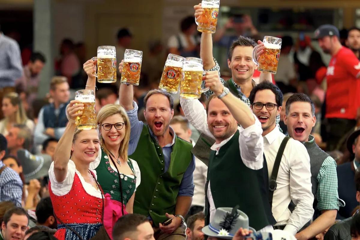 В Мюнхене стартовал очередной пивной фестиваль Октоберфест