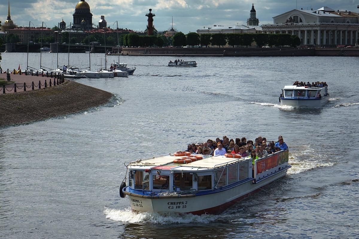 В Петербурге значительно вырастет стоимость прогулок на катерах