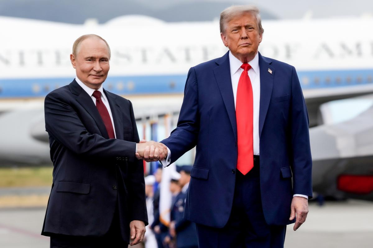 Axios: Информация о предстоящем саммите Путина и Трампа стала неожиданностью для Зеленского