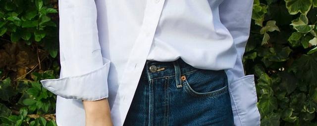 Дизайнеры советуют не заправлять рубашку в брюки