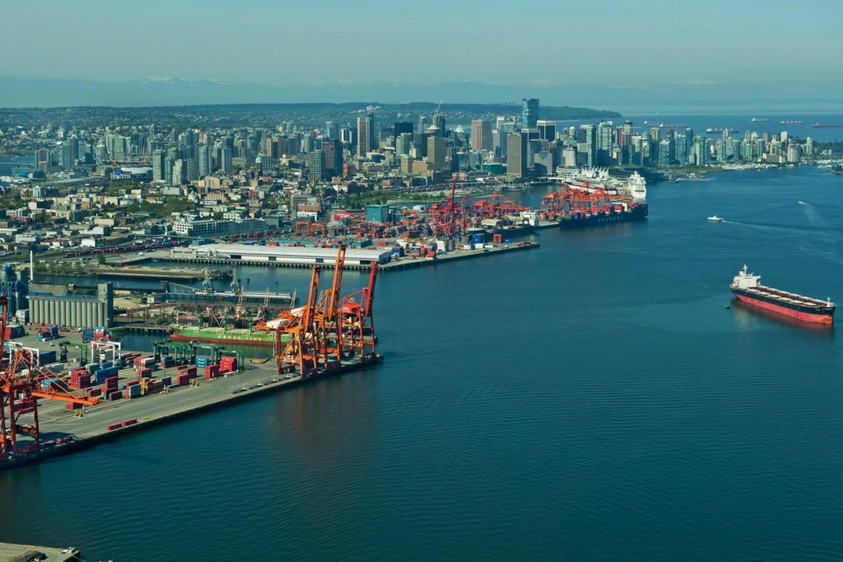В крупнейшем канадском порту готовятся к задержкам в движении товаров