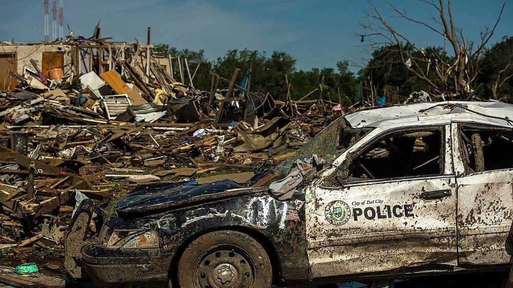 В двух штатах США минимум 26 человек погибли в результате торнадо