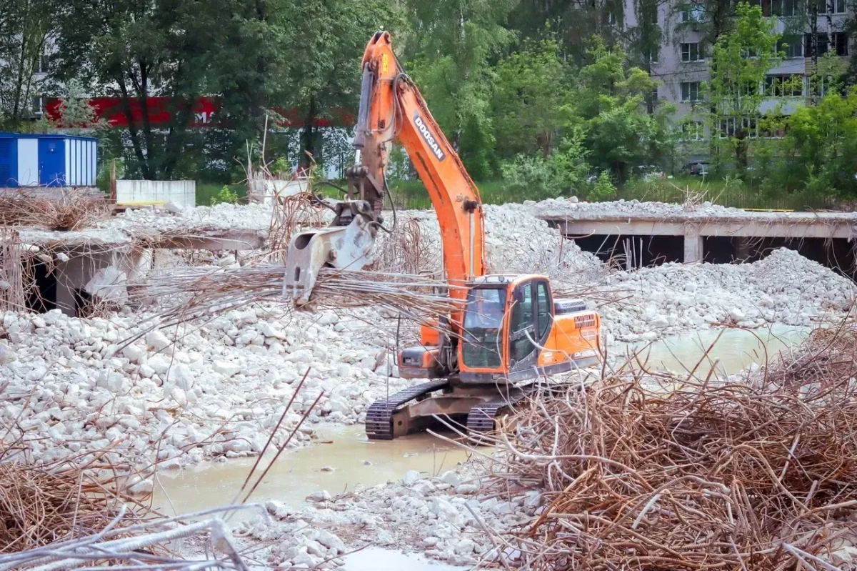Андрей Воробьёв: Более 600 аварийных зданий и недостроев убрали в Подмосковье с начала 2025 года
