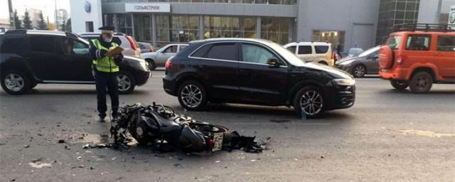 В Челябинске в ДТП автомобиль сбил мотоциклиста