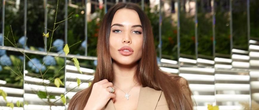 Анастасия Решетова показала фанатам часы за 16 млн рублей - Видео