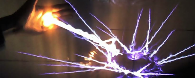 В Астрахани двое мужчин скончались от удара током