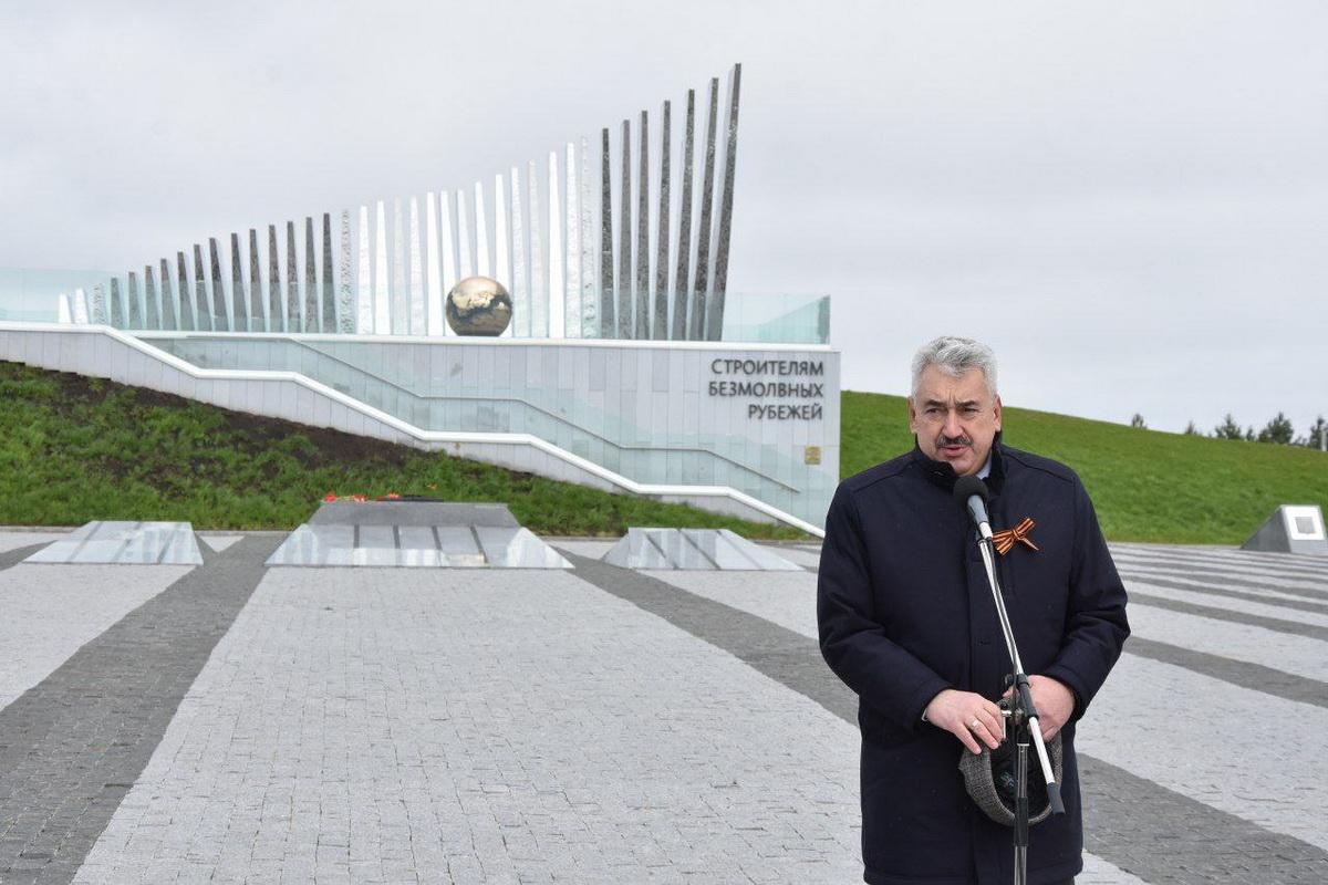 Спикер Госсовета Леонид Черкесов поздравил жителей республики с 9 Мая: День Победы навсегда останется символом несокрушимой силы духа и единства нашего народа