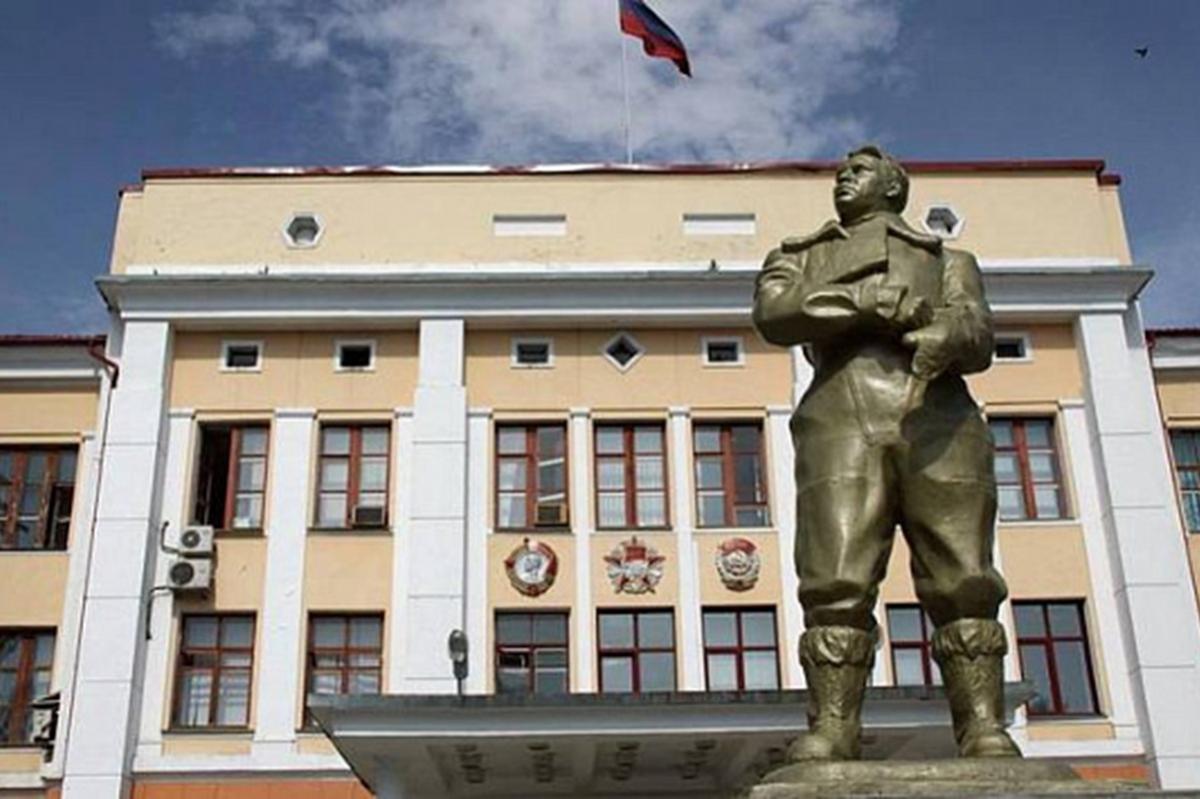 Президент отметил вековые заслуги новосибирских авиастроителей