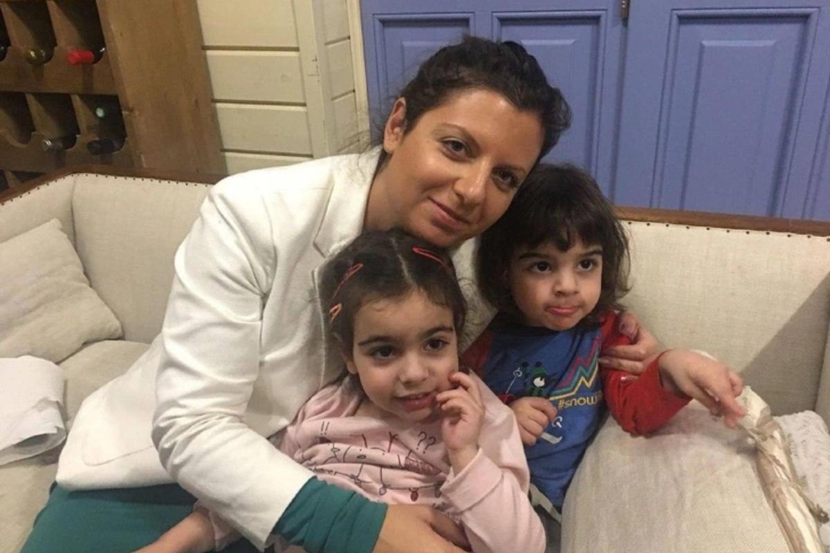 «Моих детей пришлось реанимировать». Личное признание Маргариты Симоньян после трагедии с блогершей Аишей