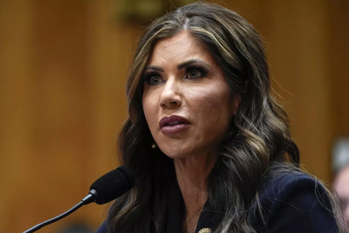 Иммиграционная служба не свернет операции в Миннеаполисе после убийства