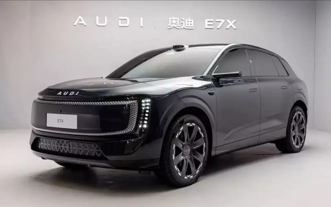 Audi представила электрический кроссовер E7X с мощностью до 670 л.с.