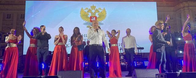 «Хор Турецкого» в центре Мадрида выступил с концертом «Песни Победы»