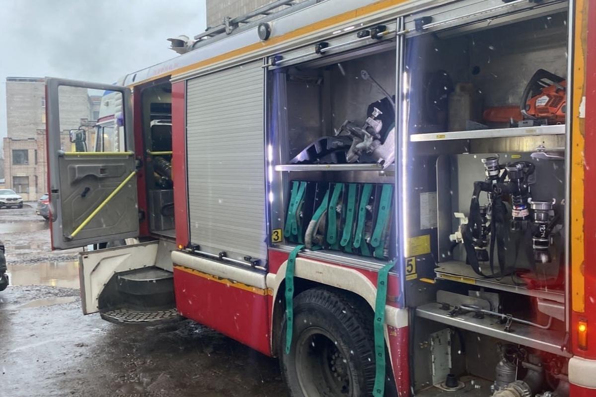 В Петербурге загорелся ресторан в торговом центре