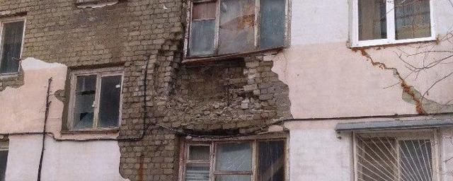 В Саратове обвалившийся «жилой» дом уже три года ждет капремонта