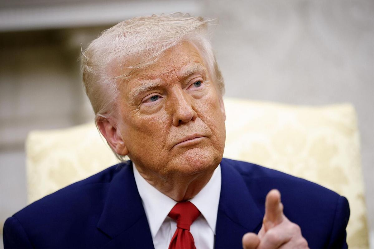 Трамп пояснил, что решение США о возвращении дипломатов и военных с Ближнего Востока обусловлено возможной опасностью