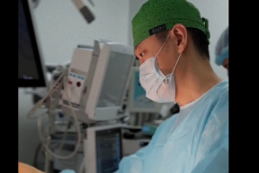 Томские онкологи провели операцию на щитовидной железе через рот