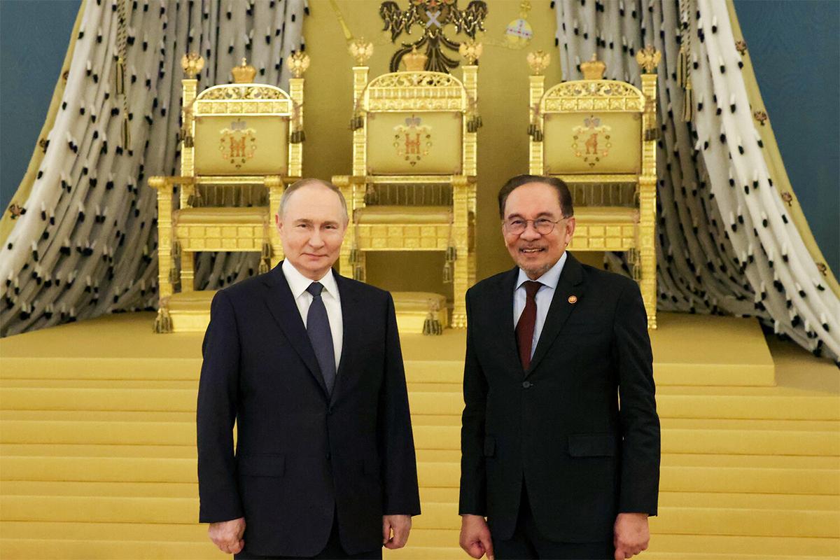 «У меня только одна жена!» Загадка Путина (военный преступник) грозит премьеру Малайзии семейными неприятностями