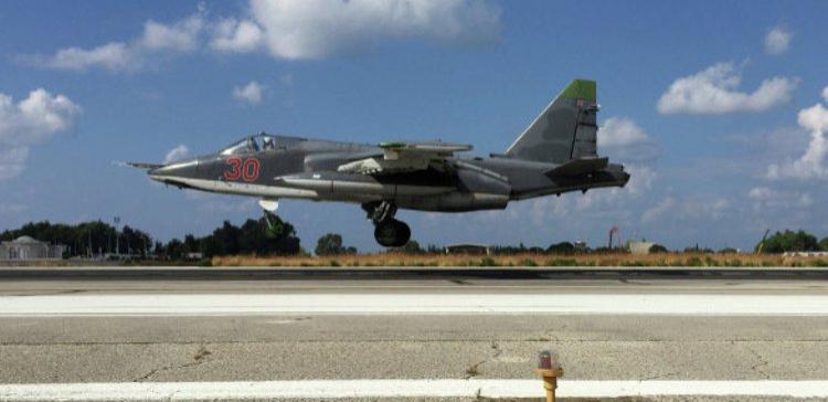 Российская авиация уничтожила крупный лагерь боевиков ИГ в Латакии 