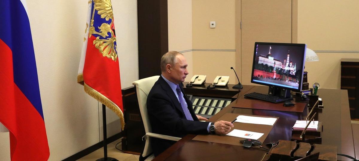 Кремль сообщил о продлении дистанционной работы Путина
