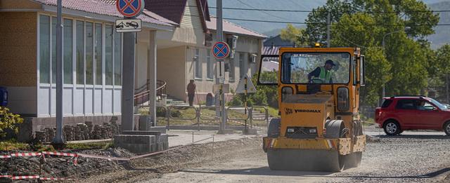 В Южно-Сахалинске продолжается ремонт улицы Комарова