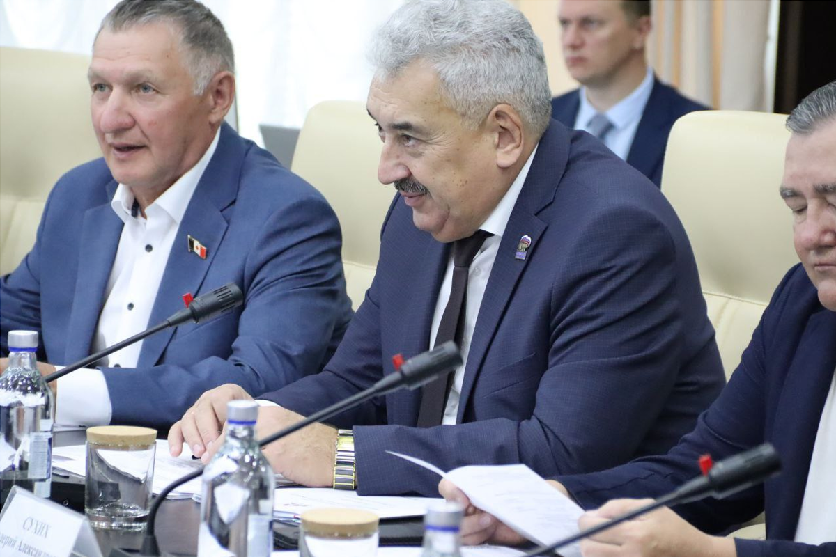 Спикер Госсовета Чувашии Леонид Черкесов: Обмен опытом и конструктивный диалог помогут создать благоприятные условия для развития Приволжья