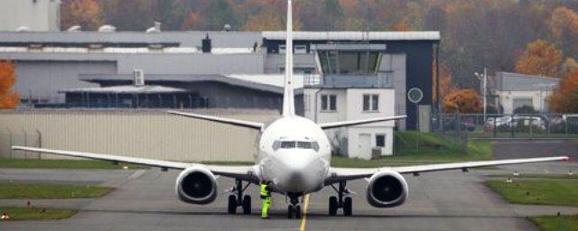 В Новосибирске вследствие болезни пассажира экстренно приземлился Boeing