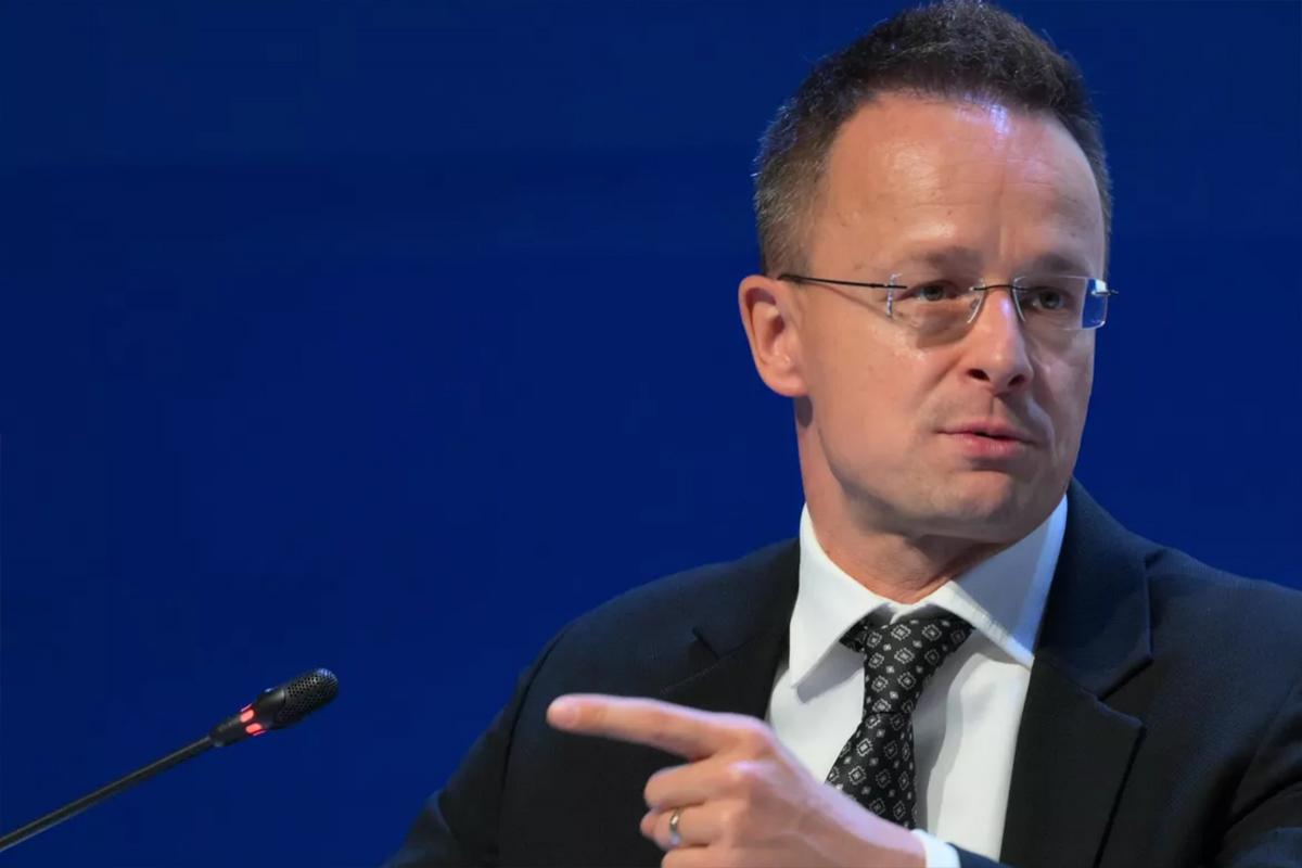 Сийярто вырвал из лап ВСУ двоих венгров и опубликовал пронзительное видео