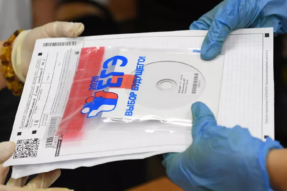 Новосибирские выпускники и школьники приступили к сдаче ЕГЭ и ГИА